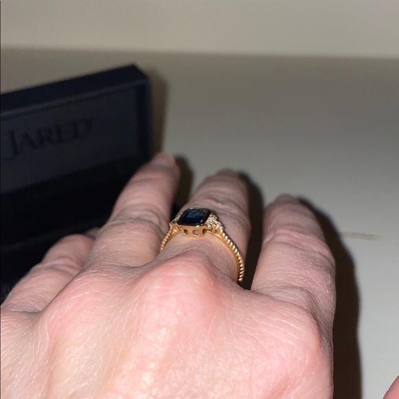 Jared’s London Blue Topaz Ring - Picture 8 of 9